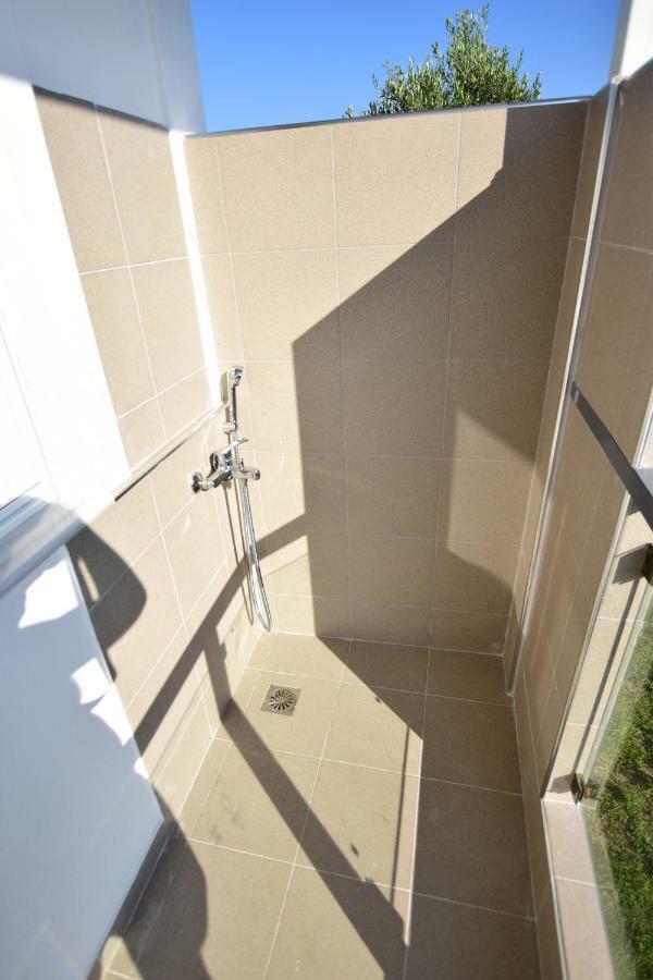 V Luxury Suites Toroni 3 Exterior photo