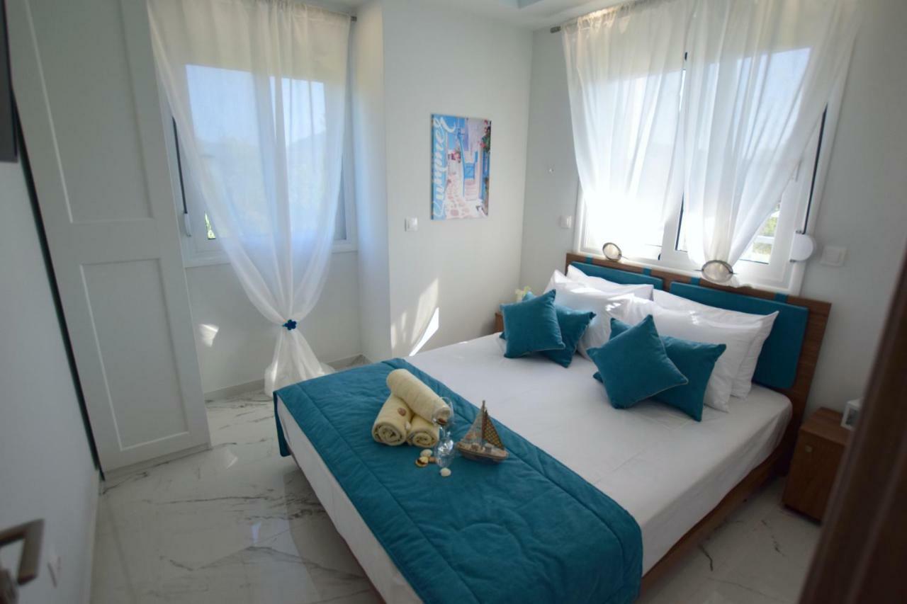 V Luxury Suites Toroni 3 Exterior photo