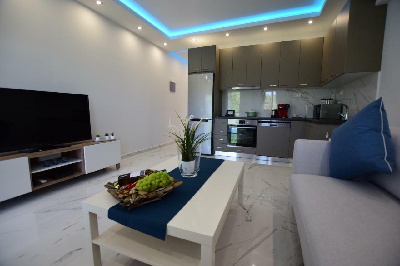 V Luxury Suites Toroni 3 Exterior photo